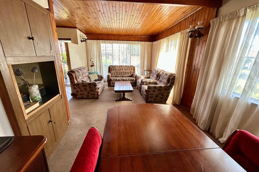 4 Bedroom Property for Sale in Belmont Park Western Cape